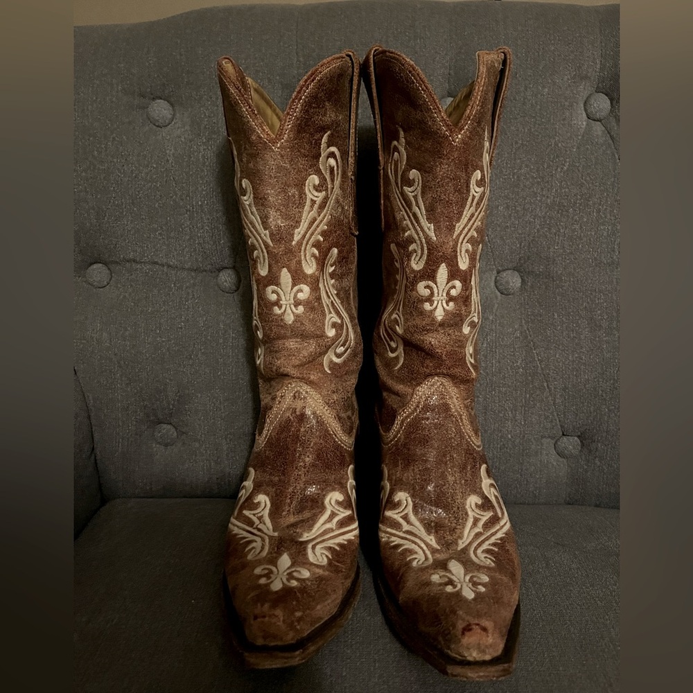 Corral cowboy boots